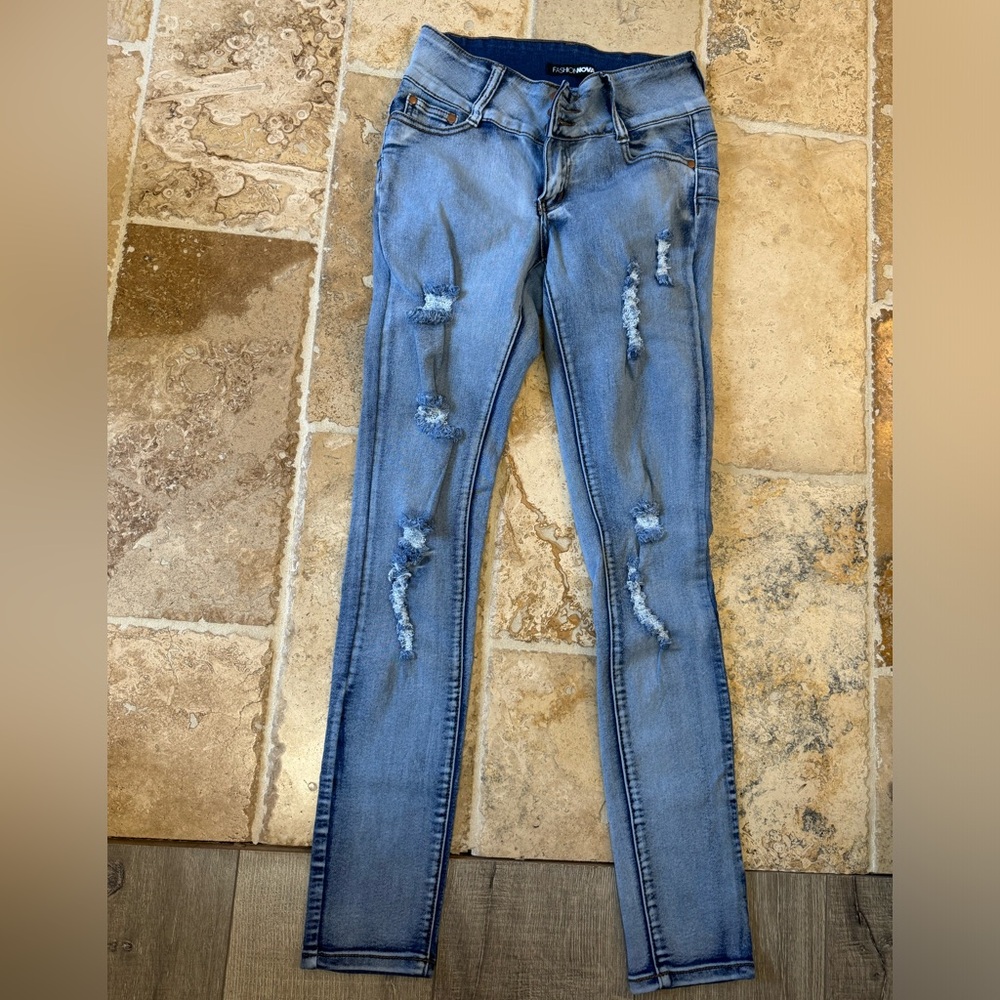 Fashion nova Distressed jeans